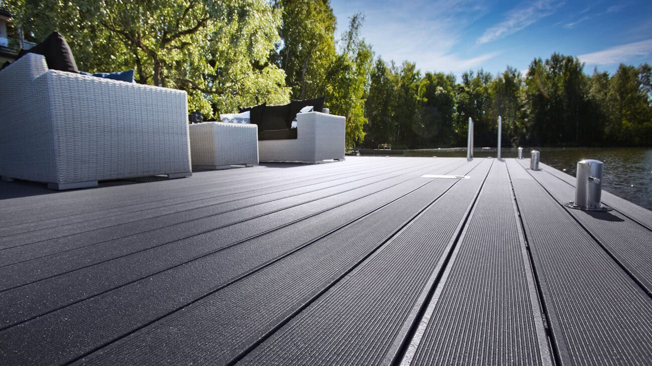 A Step-By-Step Guide to Level Your Warped Deck. There are a series of steps to undertake to get your composite decking back to its original state.
